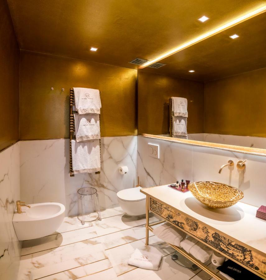 Executive Suite with Spa and Canal View,834910223:JPEG